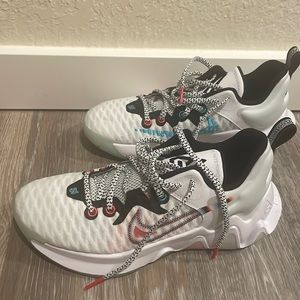 NWOT Nike Giannis Immortality White Clear